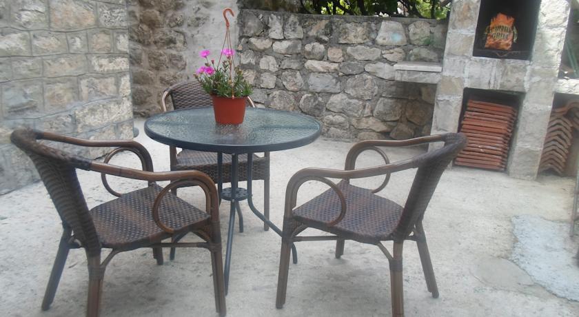 Savic Apartments Kotor Bilik gambar