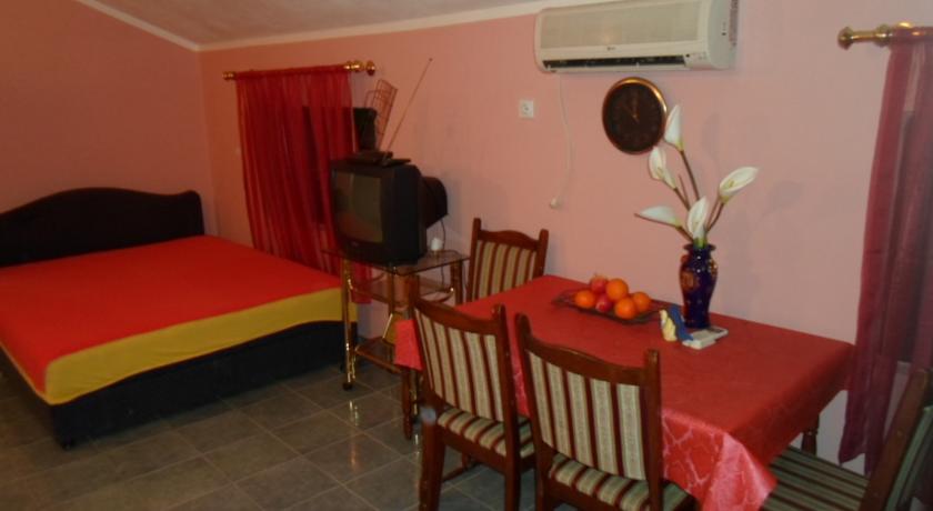 Savic Apartments Kotor Bilik gambar